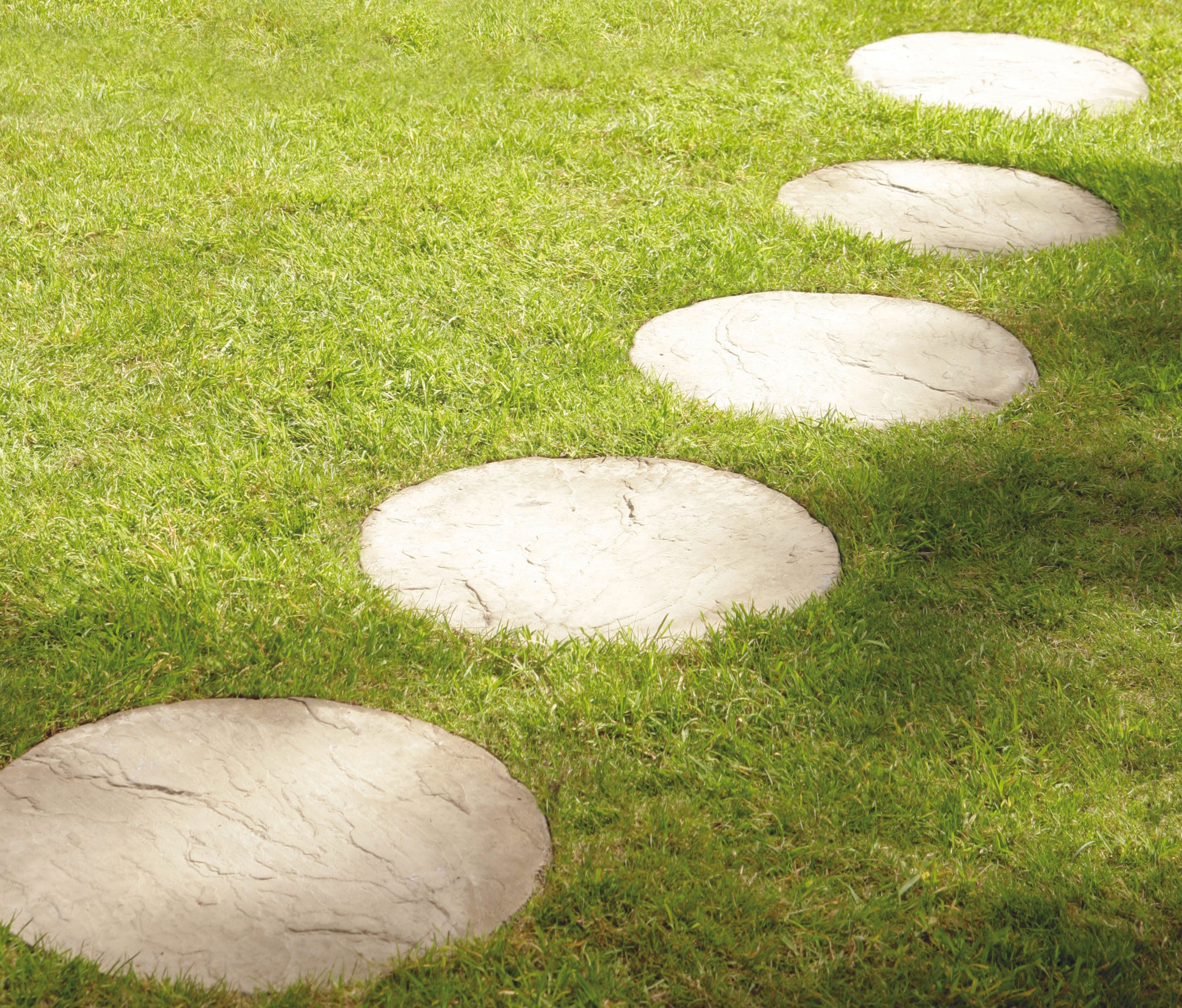 Bradstone Round Stepping Stone
