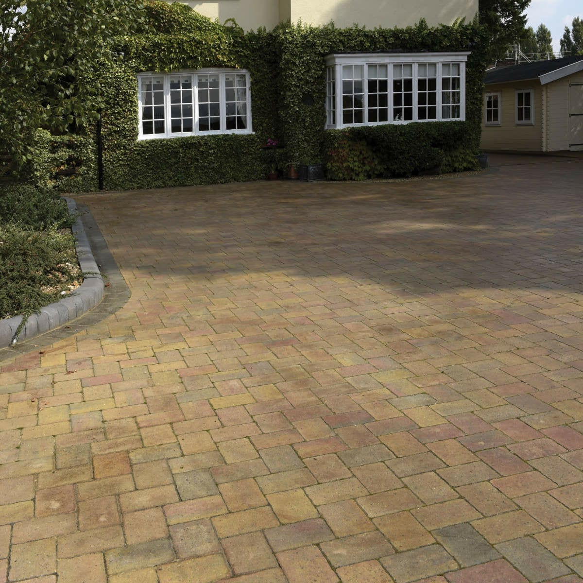Brett Alpha Antique / Trio Block Paving - Autumn Gold