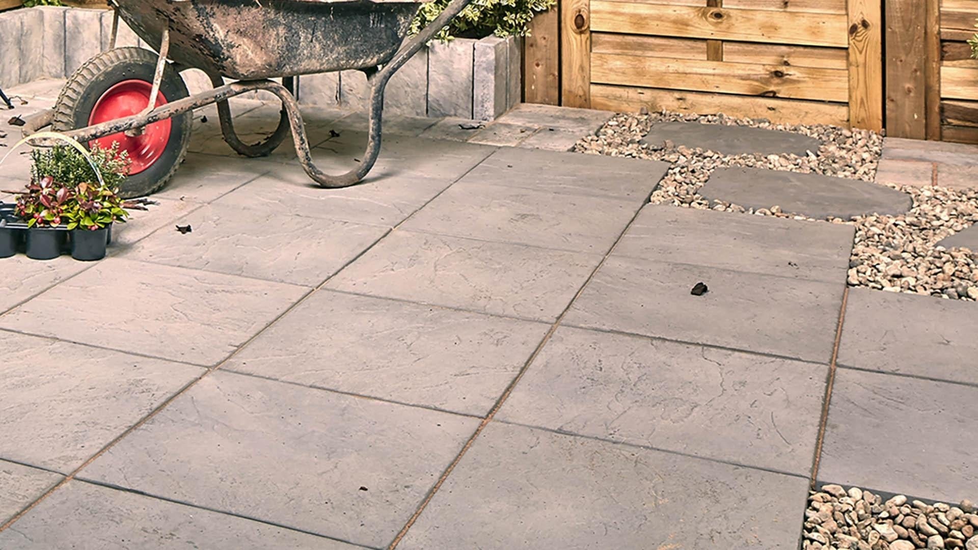 Brett Paving Concrete Stamford Riven Charcoal Paving slabs - Image 2
