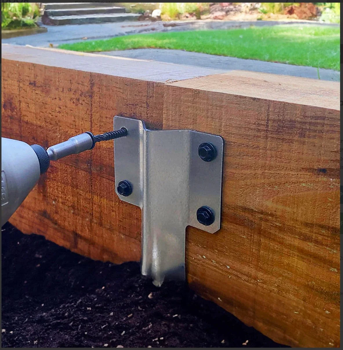 Railway Sleeper Spike Bracket - Straight Edge 435 x 120 x 25mm Galvanised Steel - Image 3