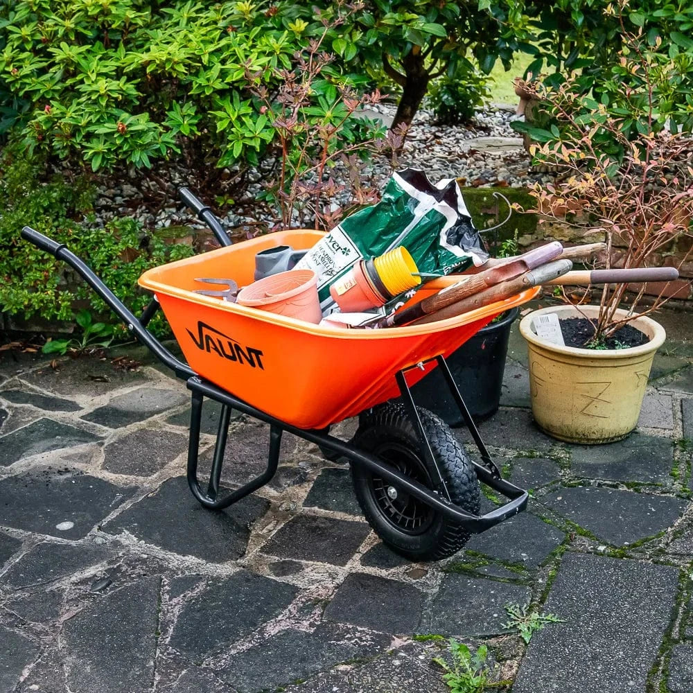 Vaunt Heavy Duty 100Ltr Plastic Tray Reinforced Wheelbarrow - Image 4